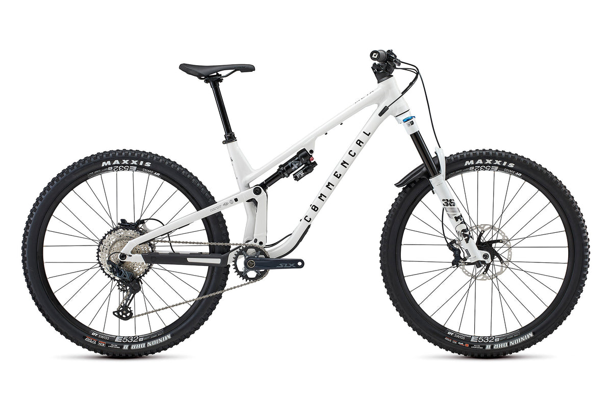 COMMENCAL META V5 ESSENTIAL PURE WHITE